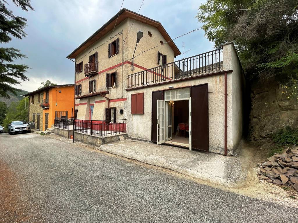 Villa a Pescorocchiano in Via Reotano - Foto 3