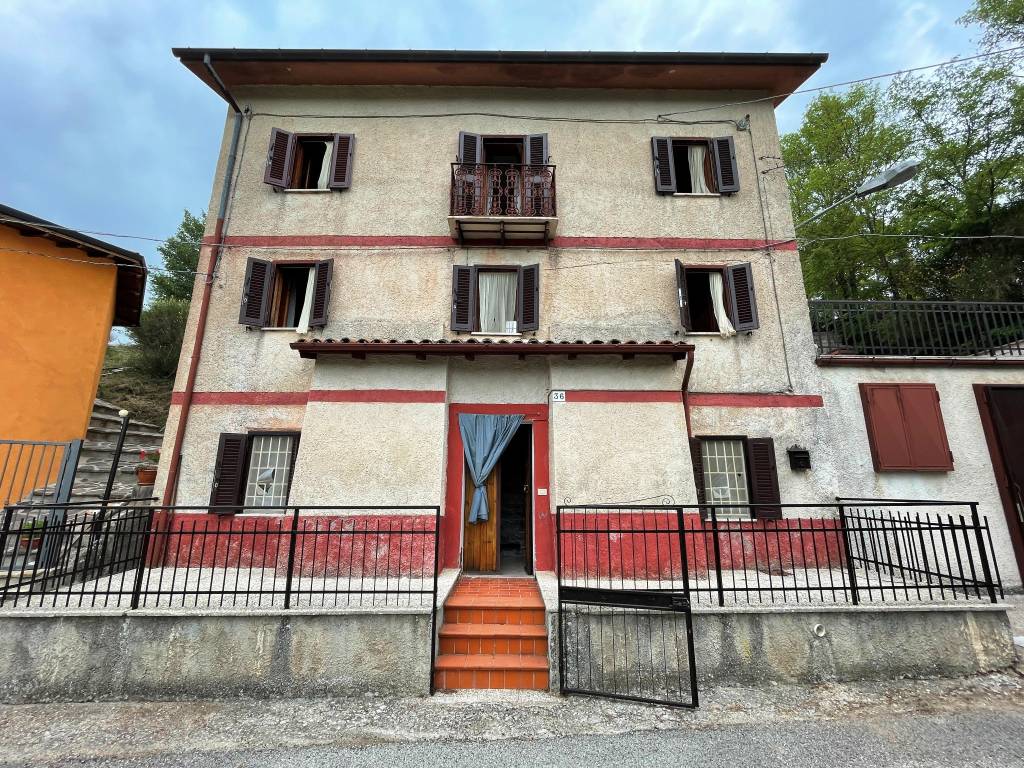 Villa a Pescorocchiano in Via Reotano - Foto 4