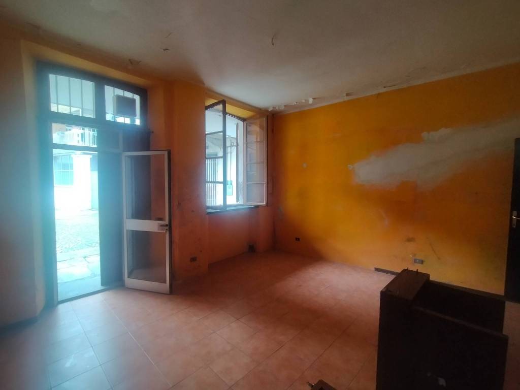 Appartamento a Borgomanero in Corso Roma - Foto 2