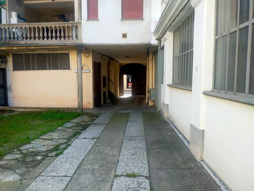 Appartamento a Borgomanero in Corso Roma - Foto 5