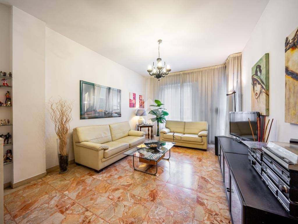 Appartamento a Reggio emilia in Viale Luciano Manara - Foto 2
