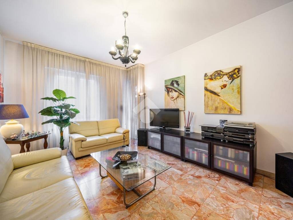 Appartamento a Reggio emilia in Viale Luciano Manara - Foto 3