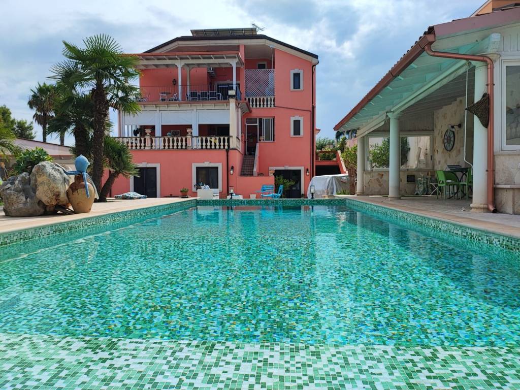 Villa a Lecce in Via Rapolla, 86 - Foto 4