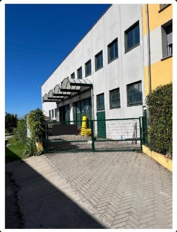 Palazzo / stabile a Merate in Via Bergamo, 32 - Foto 2