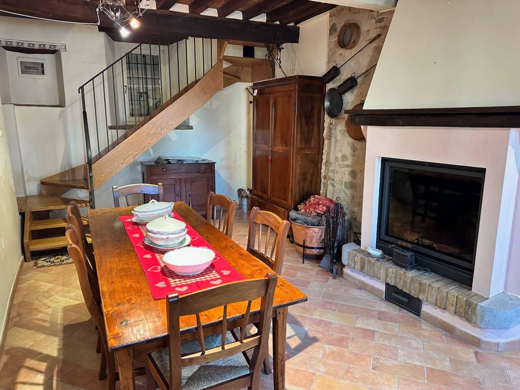 Casa indipendente a Canossa in Via Beatrice di Lorena, 68 - Foto 4