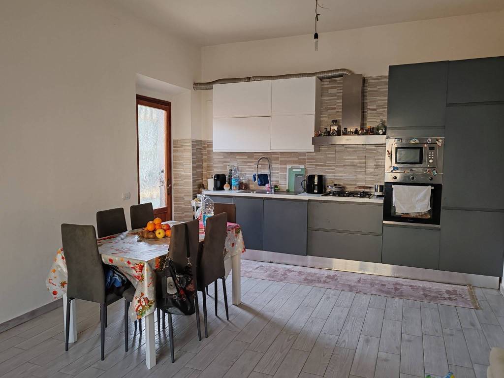 Appartamento a Vernio in Via del Bisenzio - Foto 2
