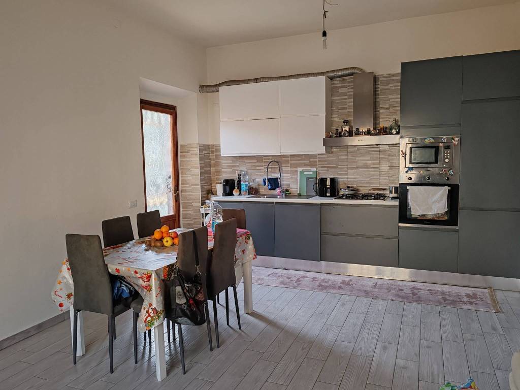 Appartamento a Vernio in Via del Bisenzio - Foto 4