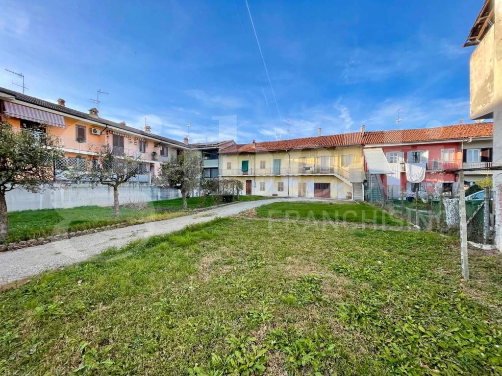 Rustico / casale a Bra in Via Visconti Venosta - Foto 2