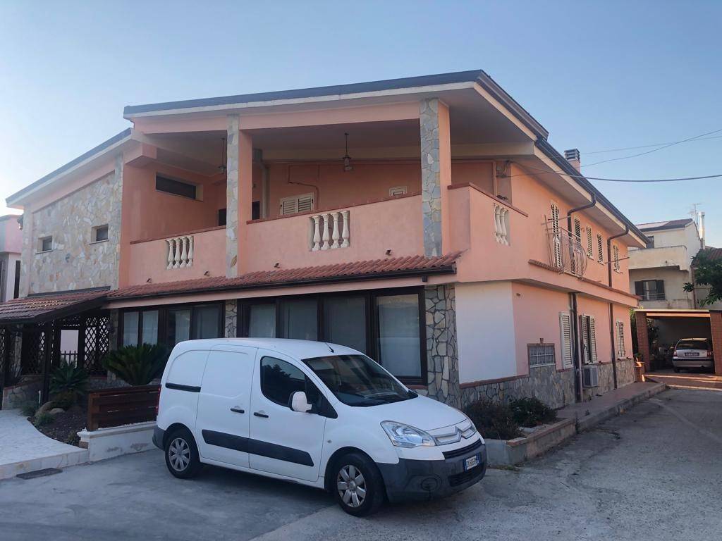 Appartamento a Crotone in Via El Salvador - Foto 2