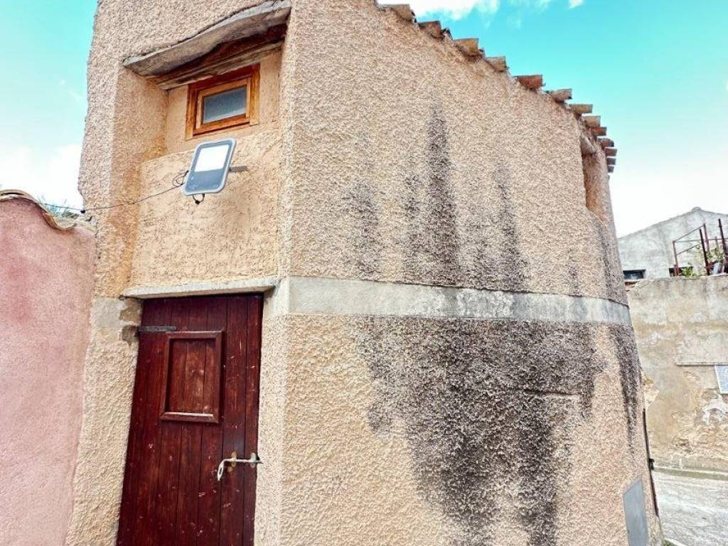 Casa indipendente a Laconi in Via Maggiore - Foto 5