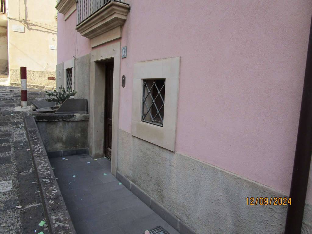 Casa indipendente a Giarratana in via Ruggero Settimo - Foto 3