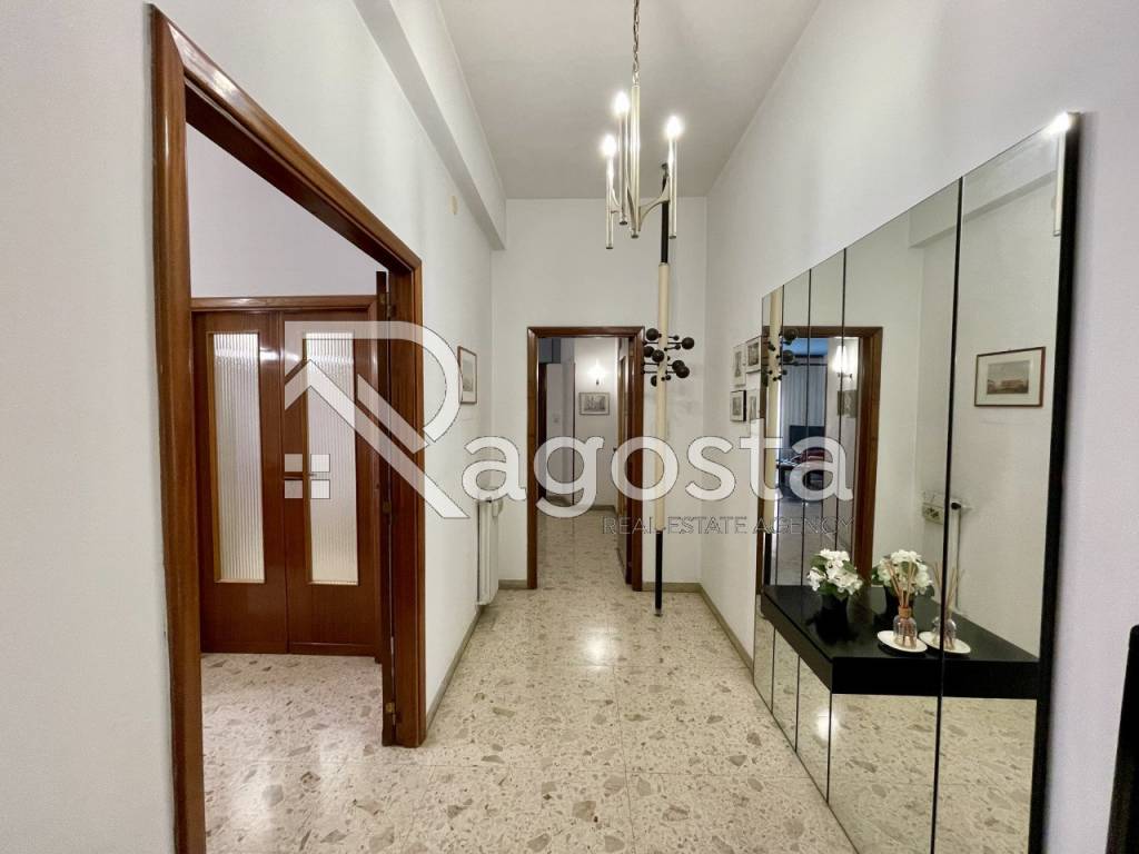 Appartamento a Salerno in Corso Giuseppe Garibaldi, 8 - Foto 2