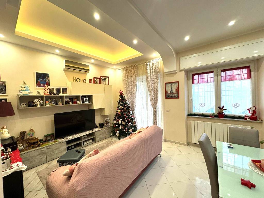 Appartamento a Portici in Viale Privato Alemagna, 26 - Foto 2