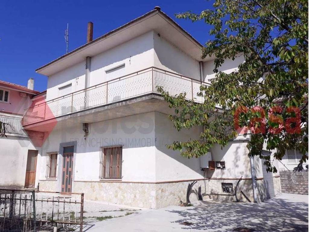 Villa a Cervaro in Via PITERNIS, 19 - Foto 2