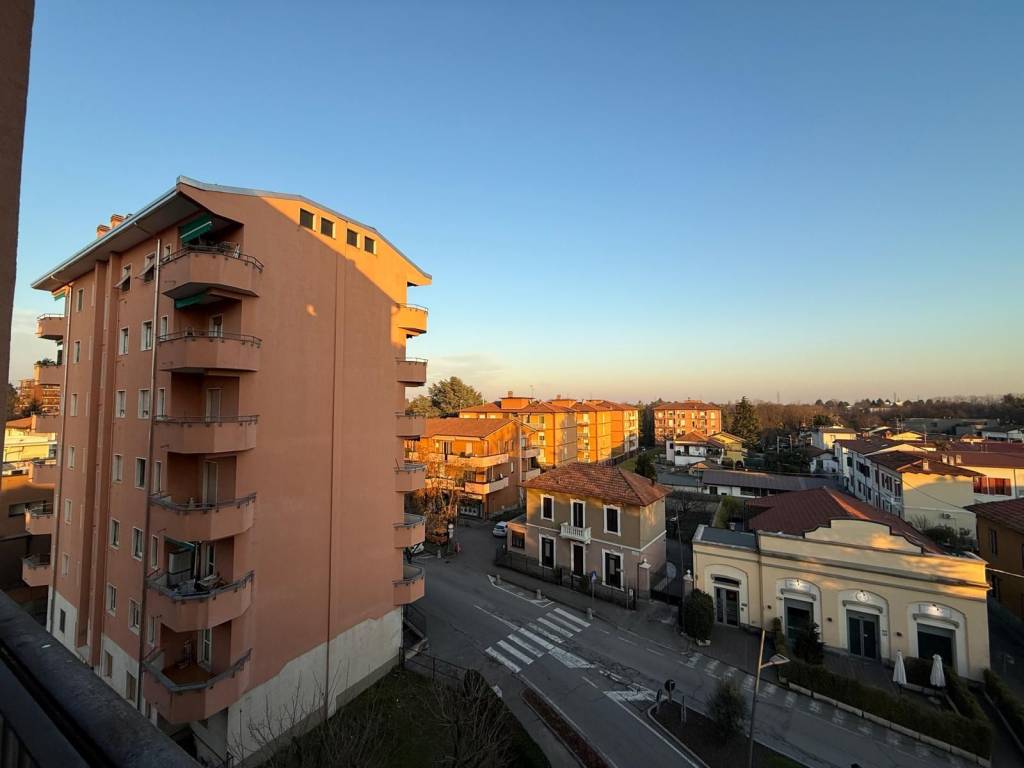 Appartamento a Vimercate in Via Giuseppe Garibaldi, 49 - Foto 2
