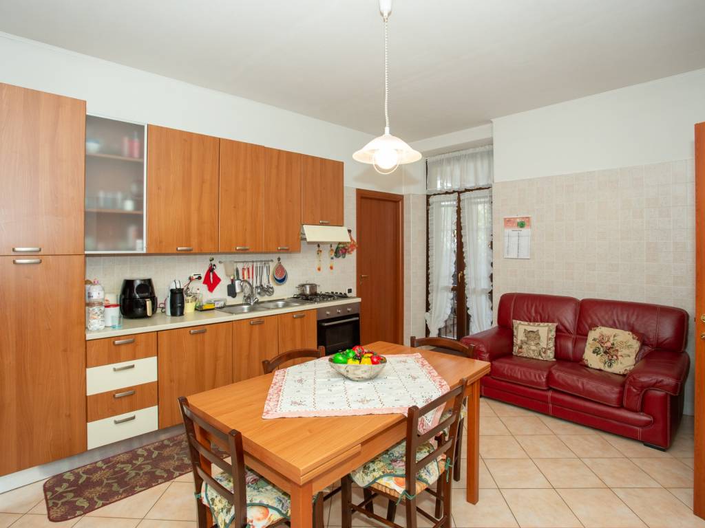 Villa a Tradate in Via Damiano Chiesa - Foto 3