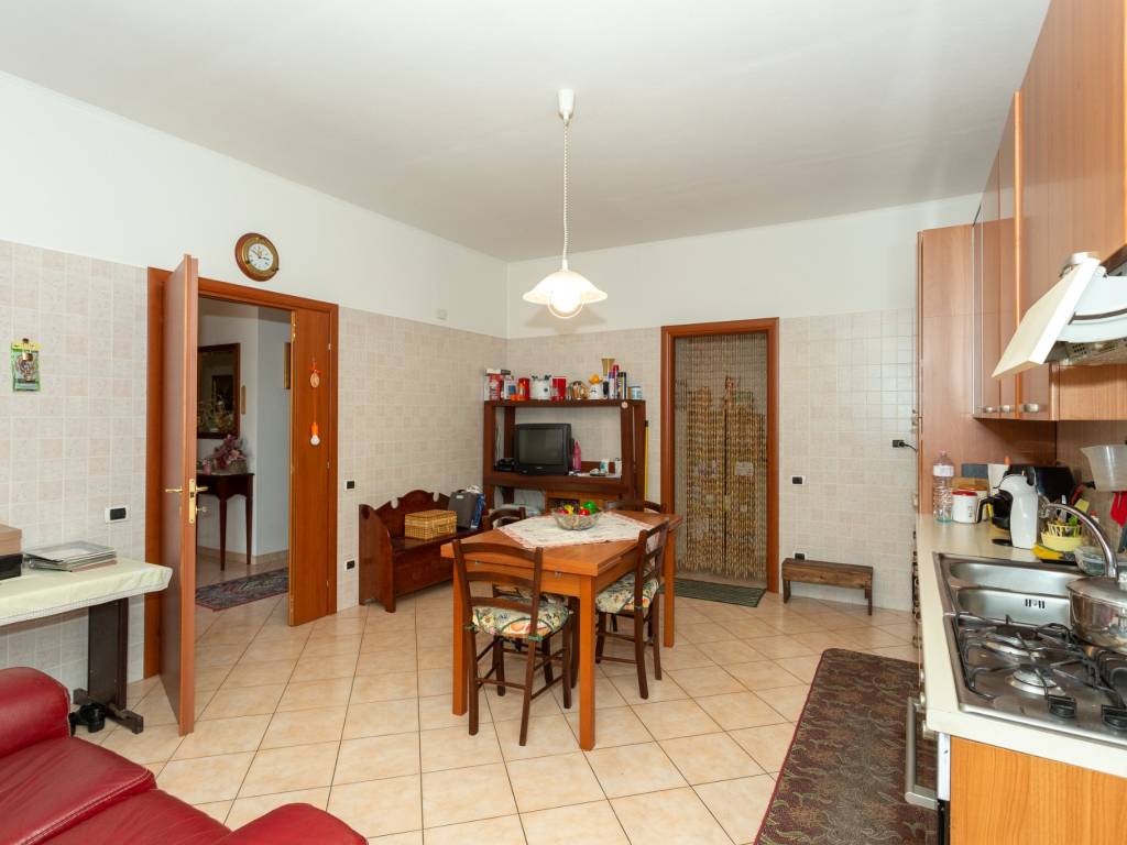 Villa a Tradate in Via Damiano Chiesa - Foto 5