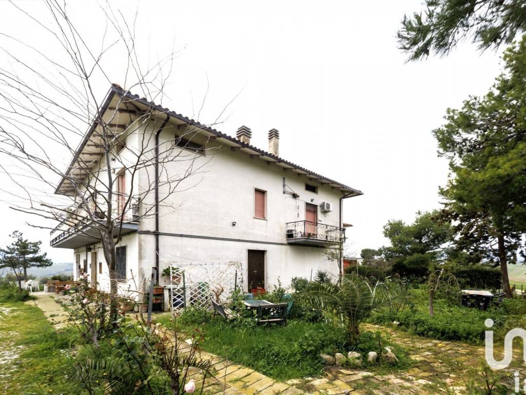 Rustico / casale a Bellante in Via Via Chiaretto, 39 - Foto 2