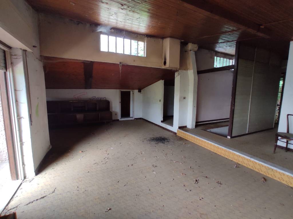 Villa a Cuasso al monte in Via per Cuasso al Piano, 23 - Foto 3