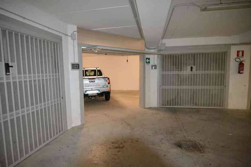 Box / garage a Loano in Viale Enrico Toti, 16 - Foto 4