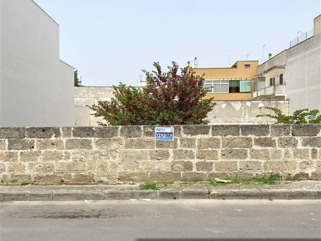 Terreno a Galatone in Via Giovanni Miccoli - Foto 2