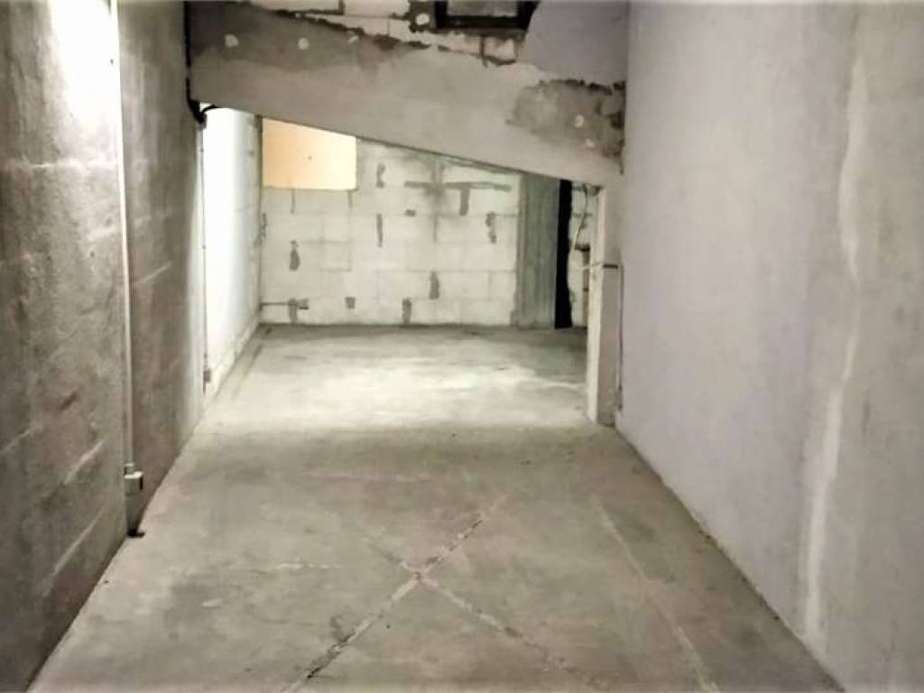 Box / garage a Alessandria in VIA FIUME, 26 - Foto 2