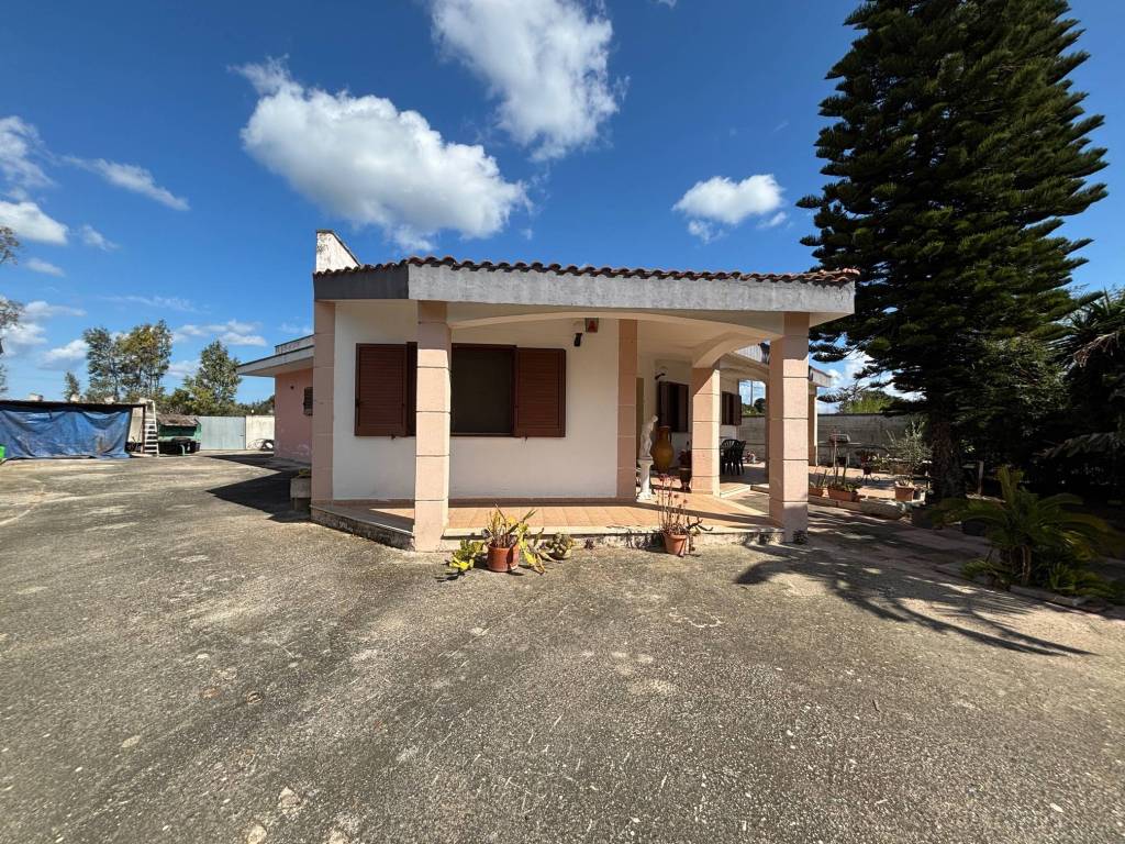Villa a San donaci in Via Tunisi - Foto 3