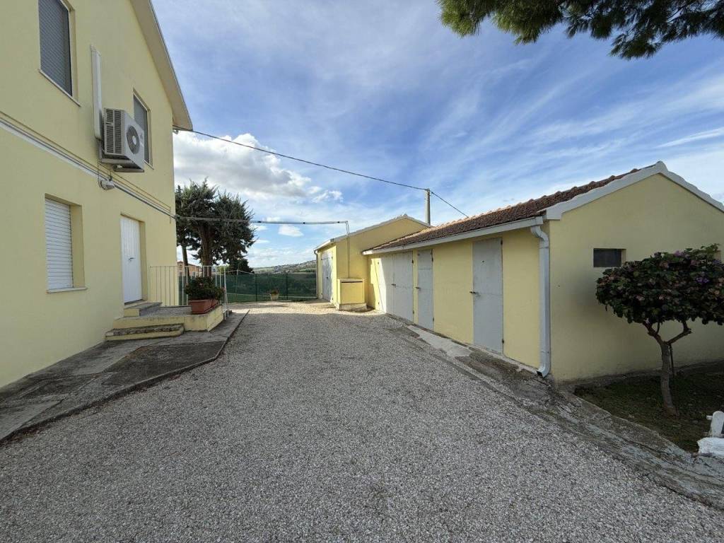 Casa indipendente a Civitanova marche in Contrada San Savino, 60 - Foto 3