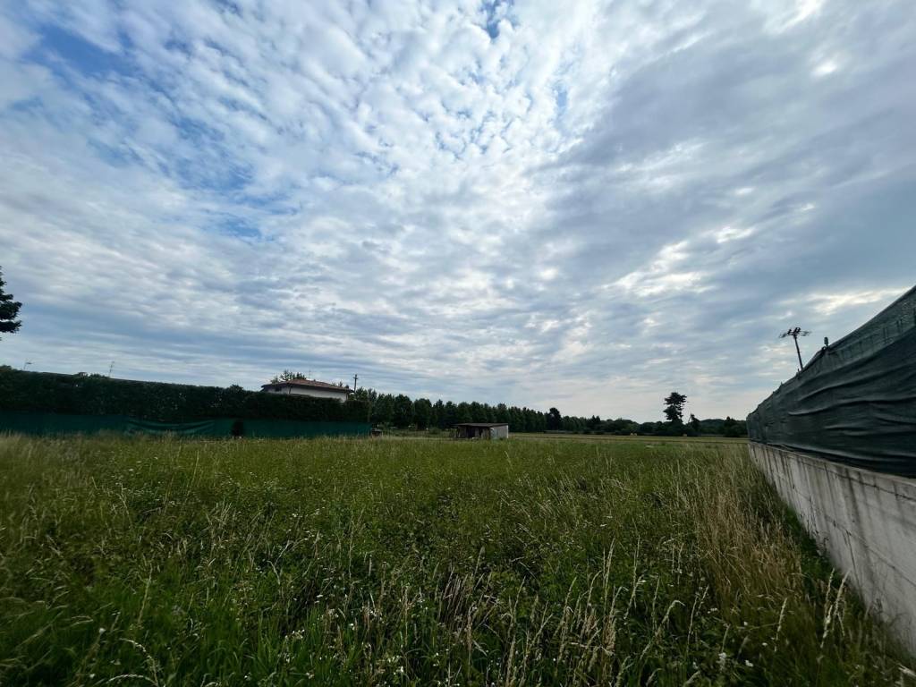 Terreno a Gorla maggiore in Via Carso - Foto 2