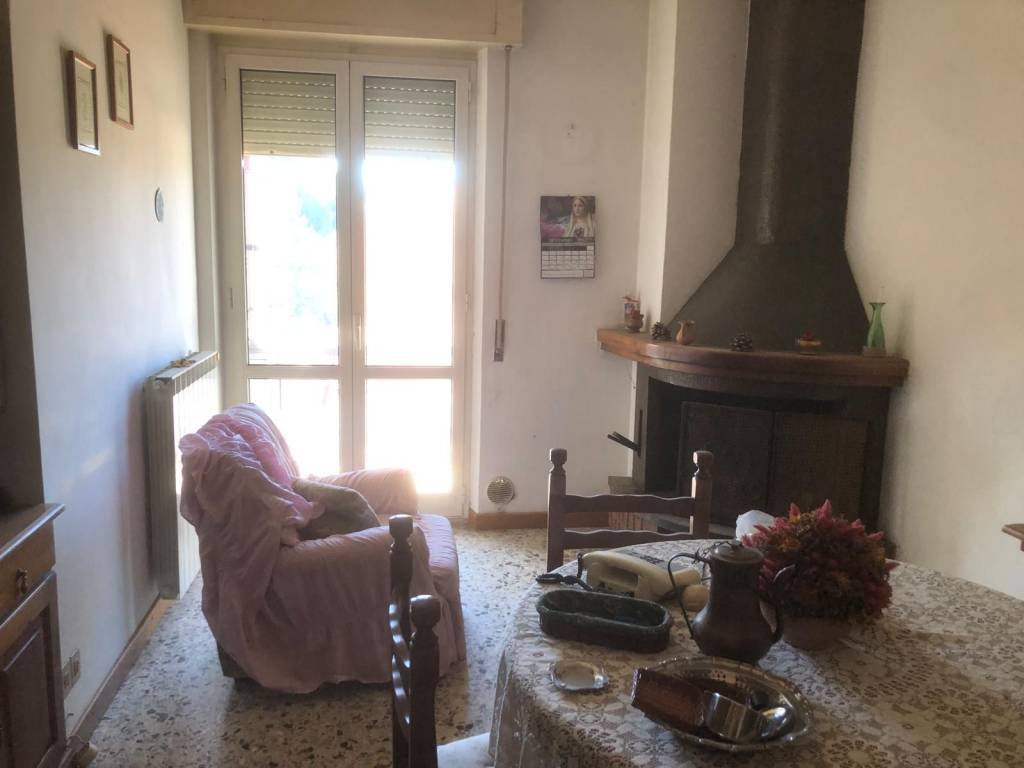 Appartamento a Comunanza in Via Ermanno Pascali, 56 - Foto 2