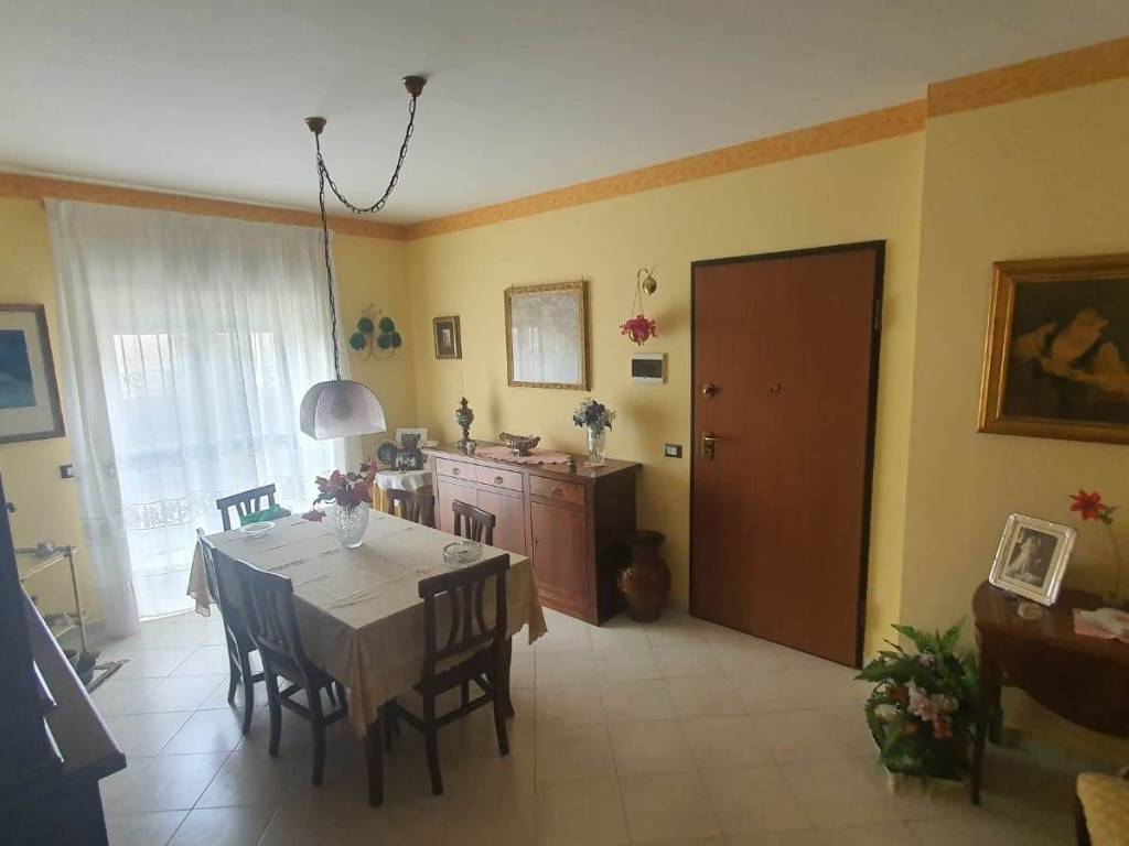 Appartamento a Camporotondo etneo in Viale Giovanni XXIII - Foto 5