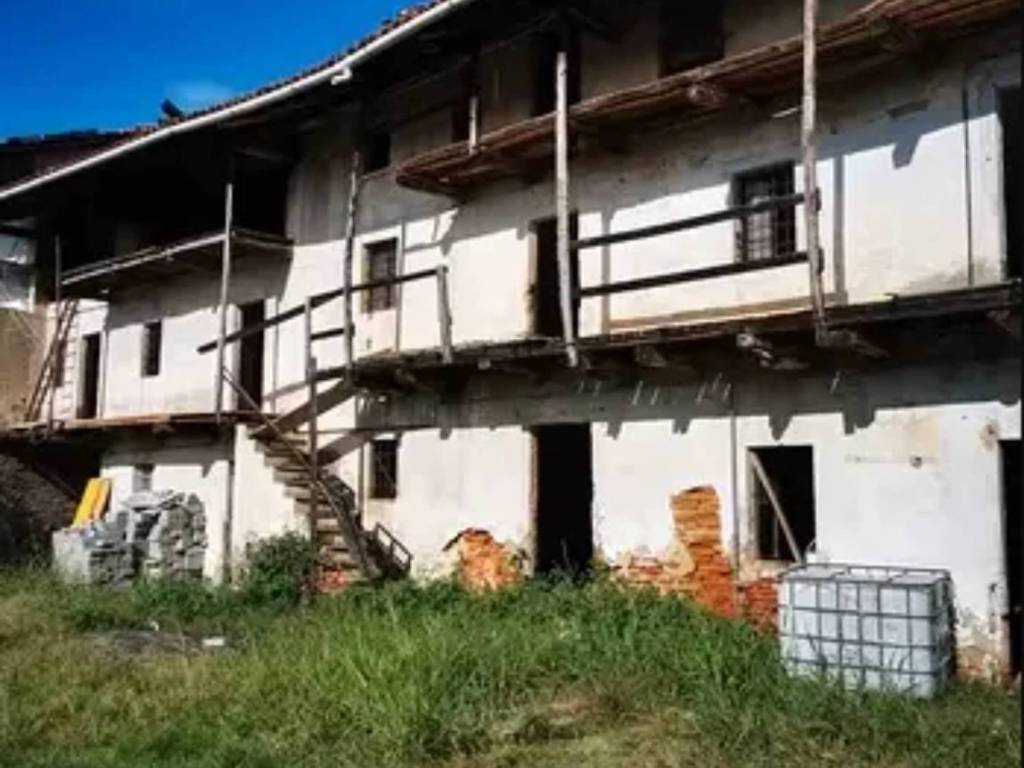 Appartamento a Oleggio in Via Alzate - Foto 2