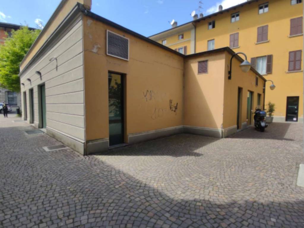 Immobile a Morbegno in piazza Caduti per la Libertà 9 - Foto 2