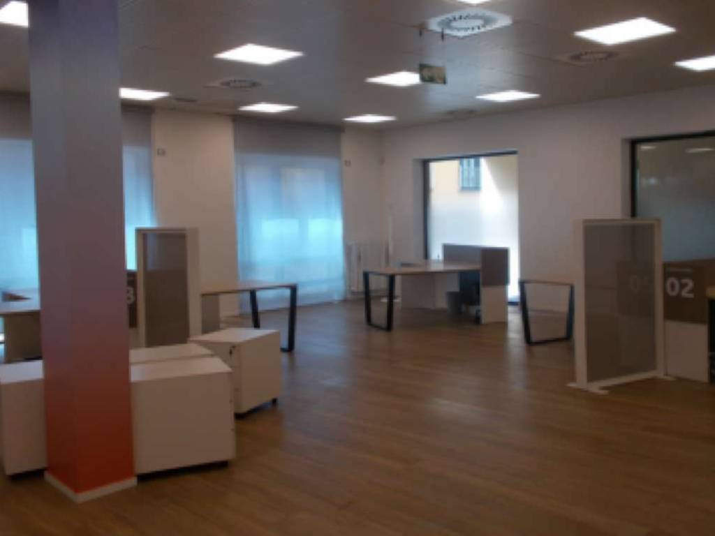 Immobile a Morbegno in piazza Caduti per la Libertà 9 - Foto 4