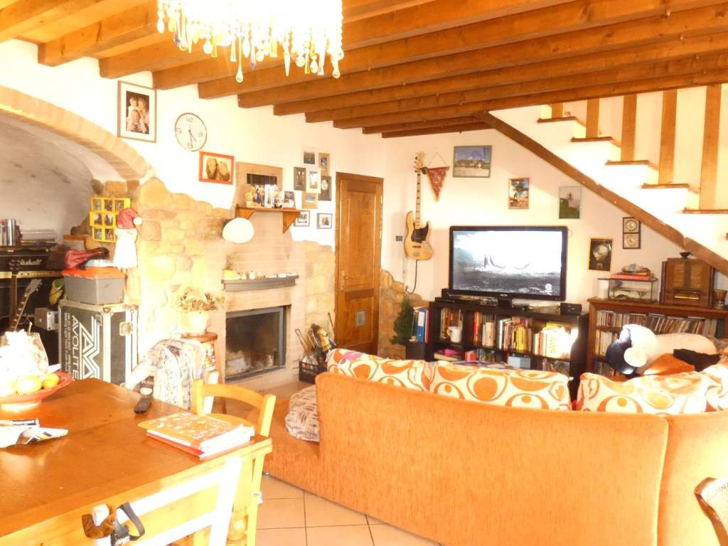 Casa indipendente a Rosignano marittimo in Via Enrico De Nicola, 57 - Foto 4