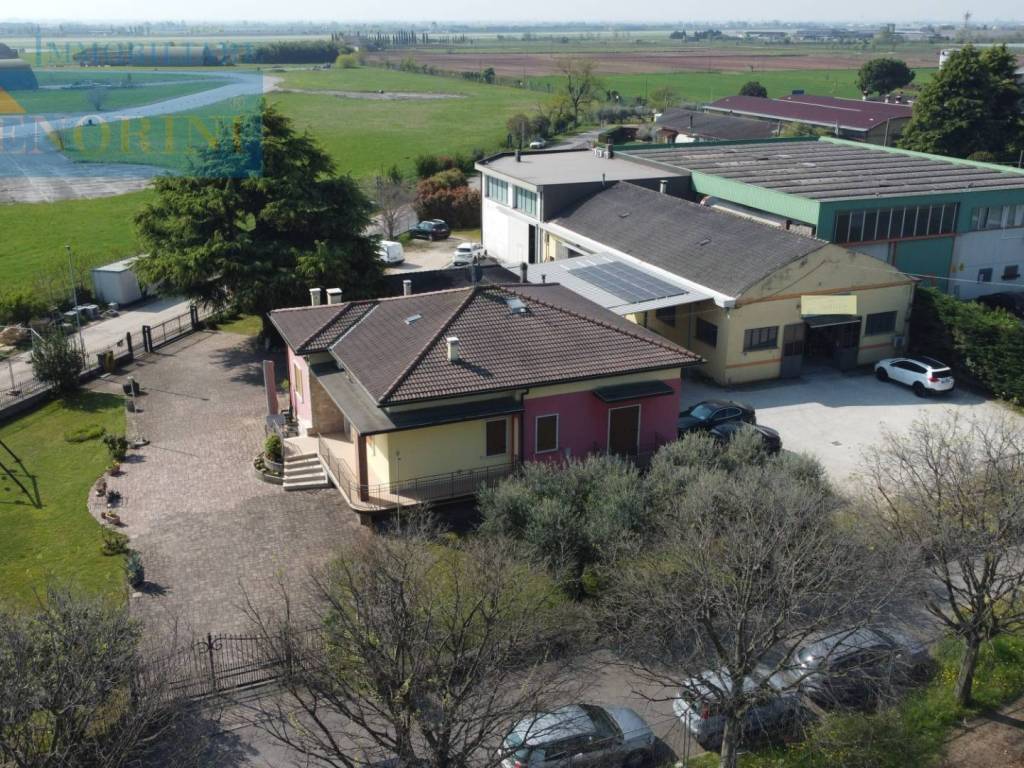 Casa indipendente a Sommacampagna in Via dell'Artigianato, 3 - Foto 2