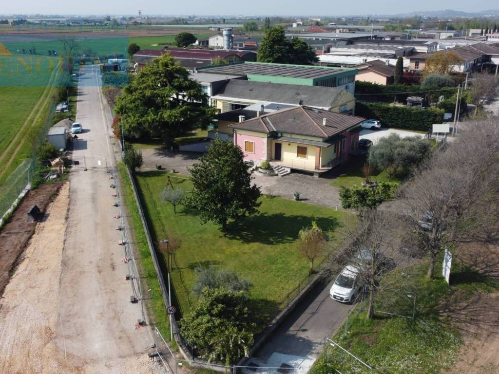 Casa indipendente a Sommacampagna in Via dell'Artigianato, 3 - Foto 3