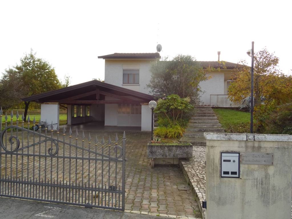 Villa a Carlino in Via Strada del Molino, 20 - Foto 2