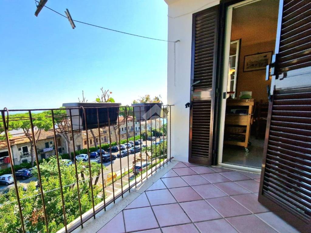 Appartamento a San felice circeo in Via Alberto Carlo Blanc, 2 - Foto 2