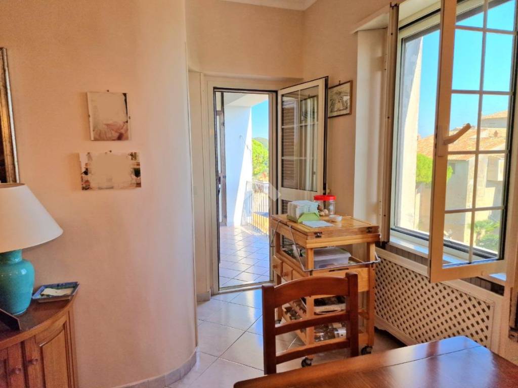 Appartamento a San felice circeo in Via Alberto Carlo Blanc, 2 - Foto 5