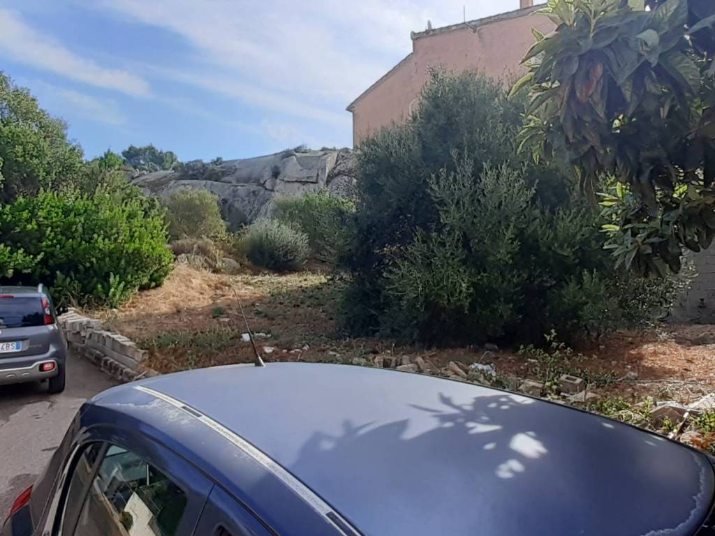 Terreno a Arzachena in Via Venezia - Foto 2