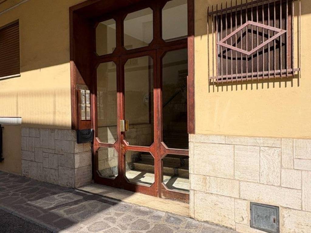 Appartamento a Terracina in Piazza Gregorio Antonelli, 9 - Foto 2