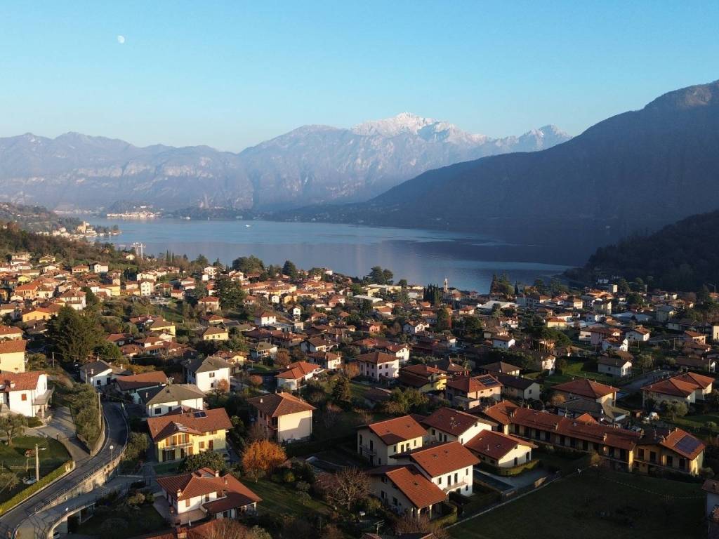 Villa a Tremezzina in Via Silvio Pellico, 28 - Foto 3
