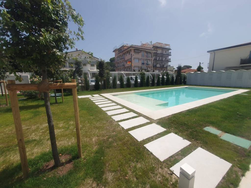 Villa a Pietrasanta in Complesso residenziale Marina di Pietrasanta - Foto 2