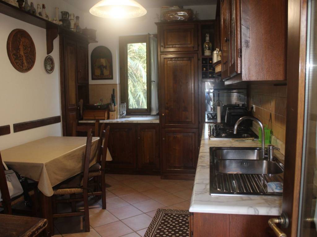 Villa a Pietrasanta in Complesso residenziale marina di Pietreasanta - Foto 3