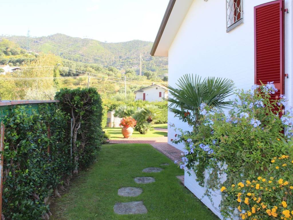 Villa a Pietrasanta in Complesso residenziale strettoia - Foto 3