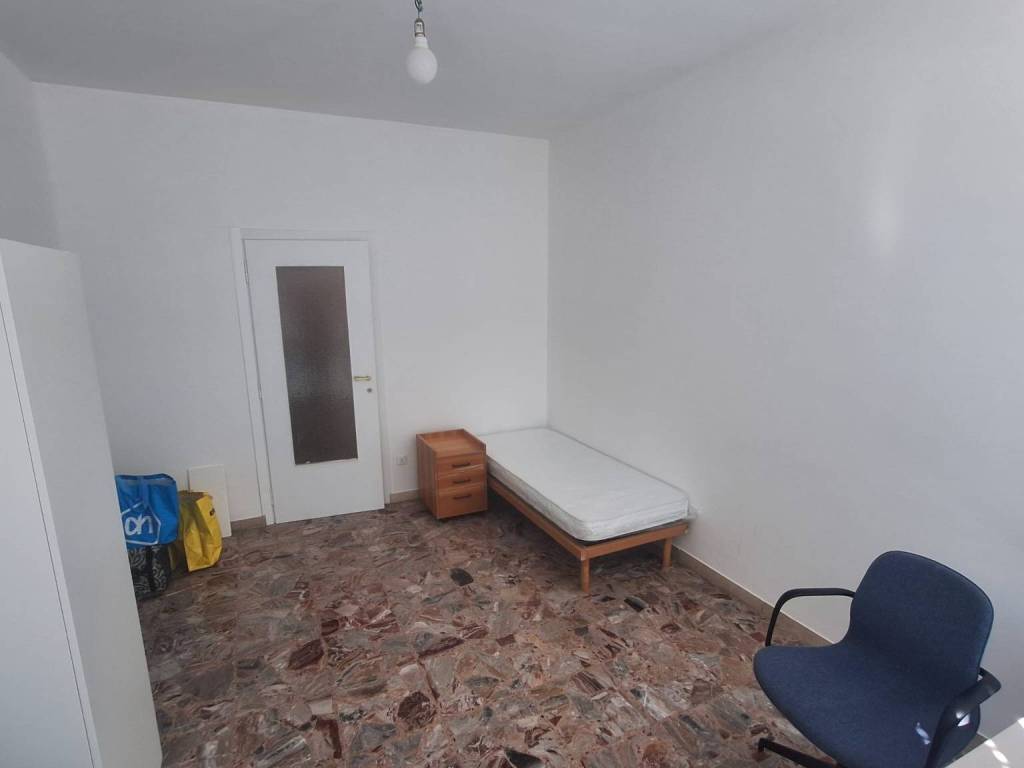 Appartamento a Pavia in Piazza Emanuele Filiberto Duca d'Aosta - Foto 4