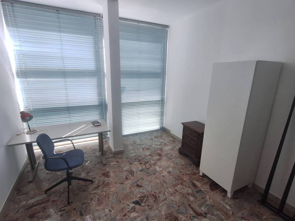 Appartamento a Pavia in Piazza Emanuele Filiberto Duca d'Aosta - Foto 5