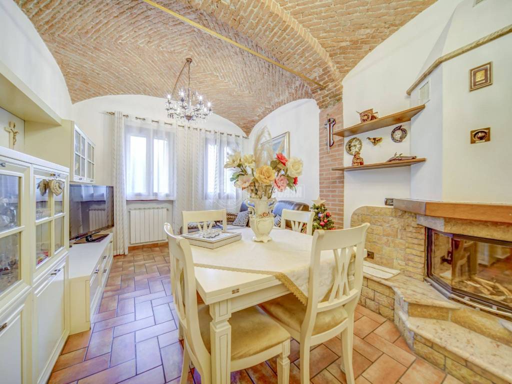 Casa indipendente a Somma lombardo in Via G. Mameli 168 - Foto 2
