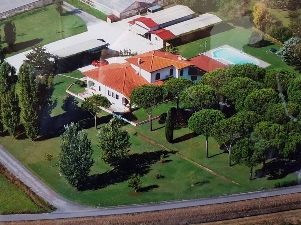 Villa a Pietrasanta in Complesso residenziale Traversagna - Foto 2